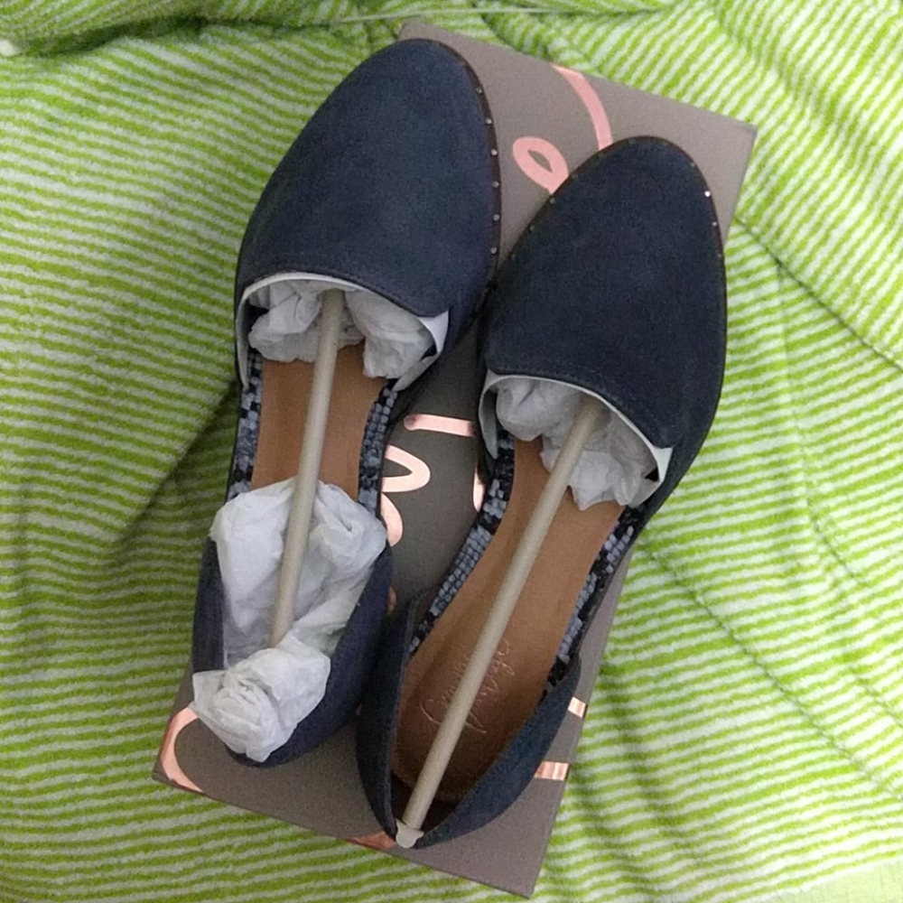 NWT CROWN VINTAGE VALYN FLAT SIZE 8M